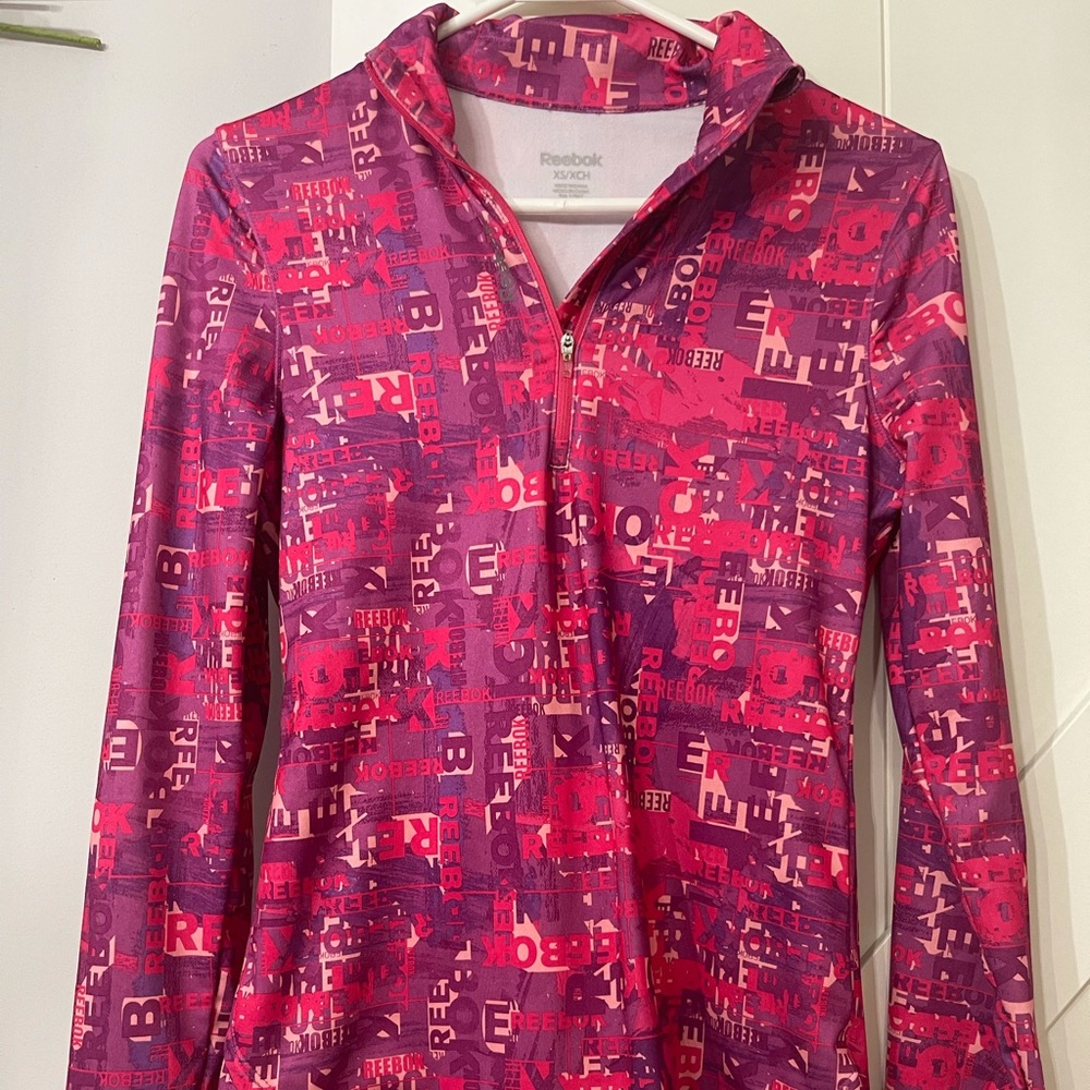 Reebok athletic long sleeve top